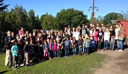  Окупљање деце, усвојитељских породица и професионалаца у парку Скансен